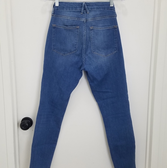 Good American good legs crop light wash jeans size 28 - Picture 12 of 12
